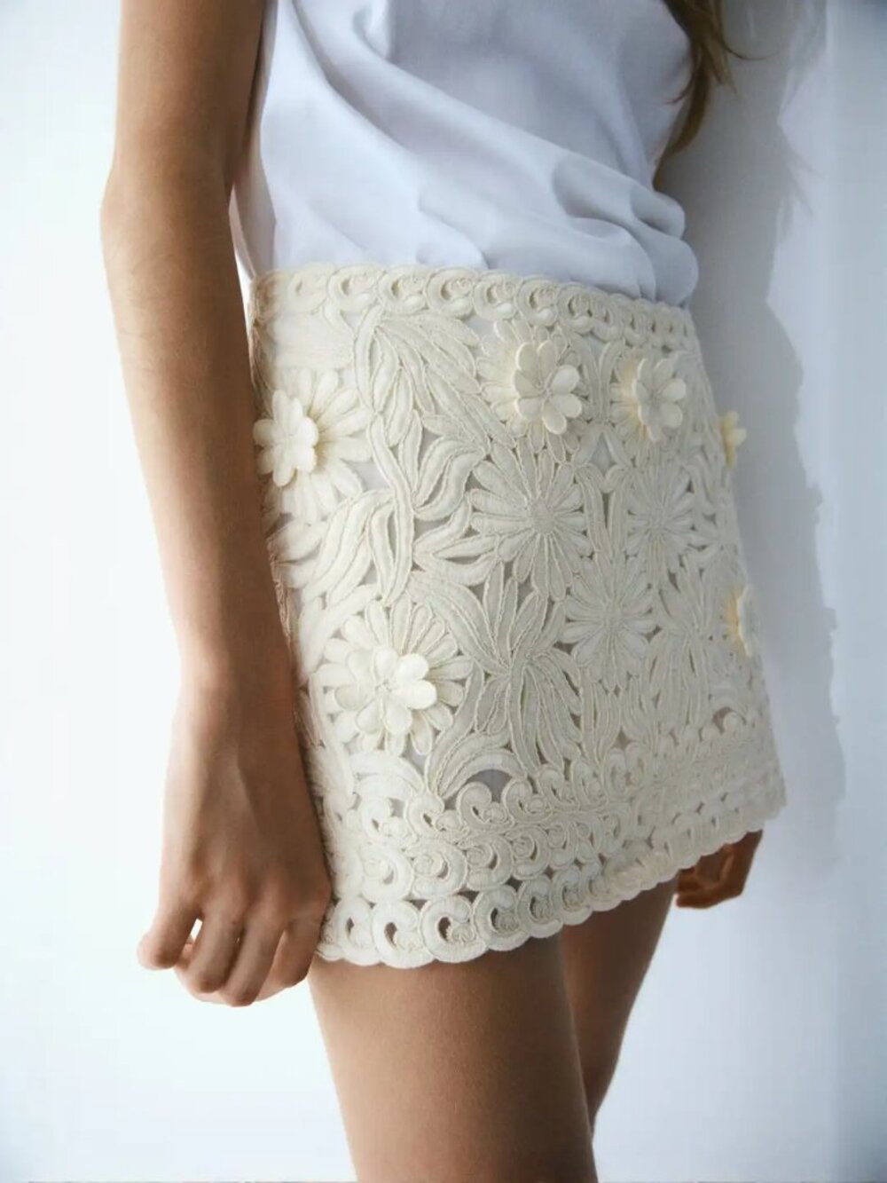 NWT "H&M Edit" Appliquéd Mini Skirt in Cream - Size 16